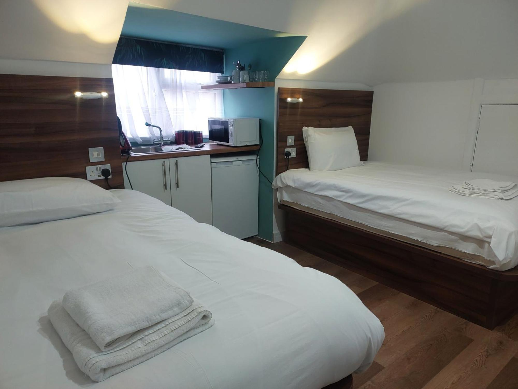 Heathrow-Windsor Guest House Slough Ngoại thất bức ảnh