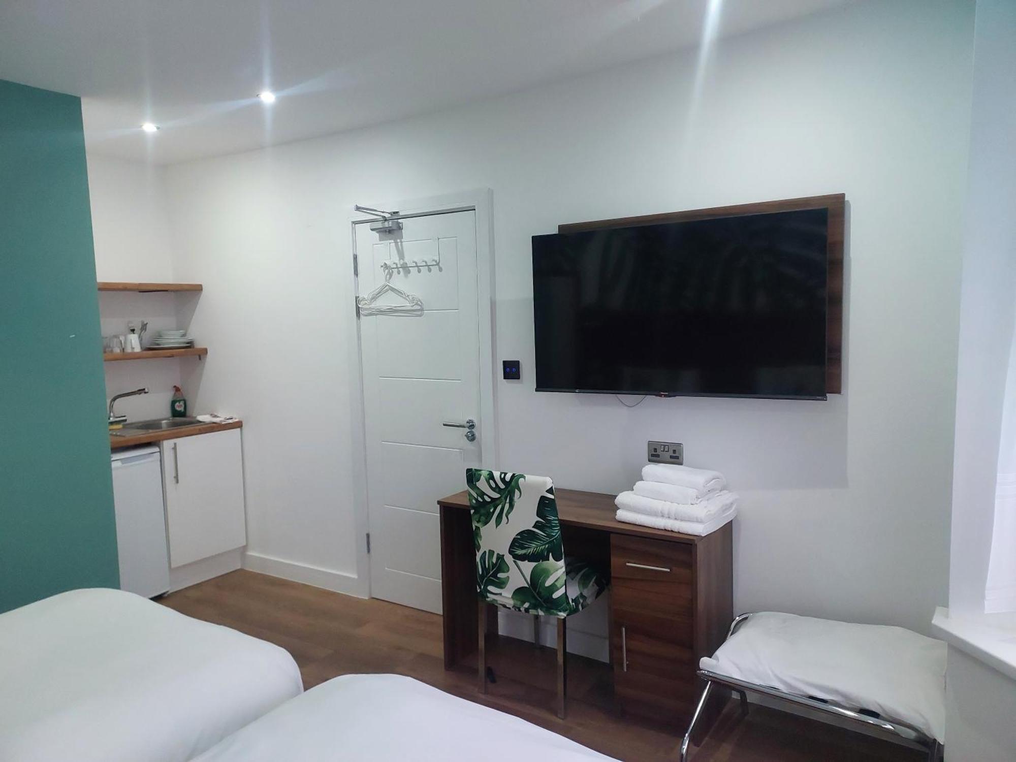 Heathrow-Windsor Guest House Slough Ngoại thất bức ảnh