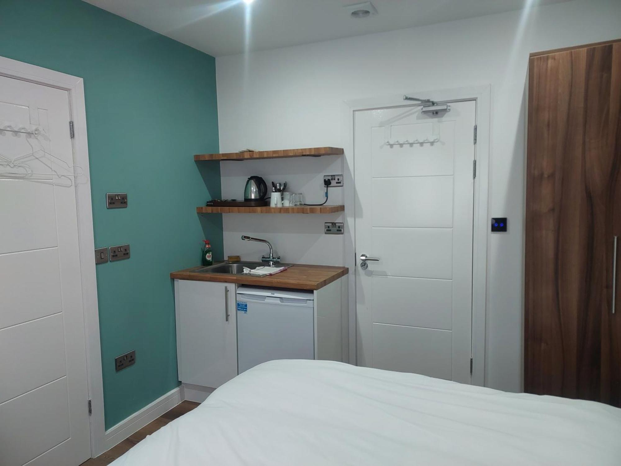 Heathrow-Windsor Guest House Slough Ngoại thất bức ảnh