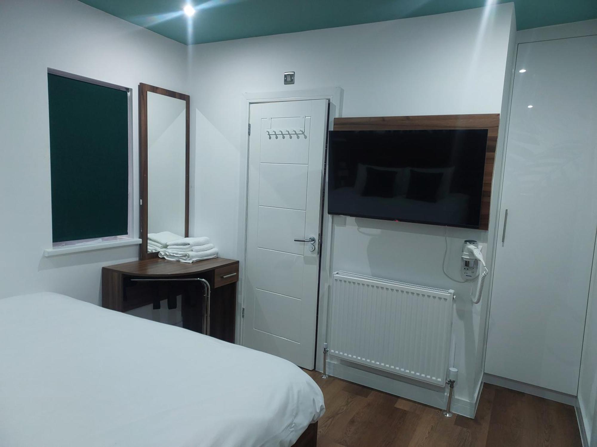Heathrow-Windsor Guest House Slough Ngoại thất bức ảnh