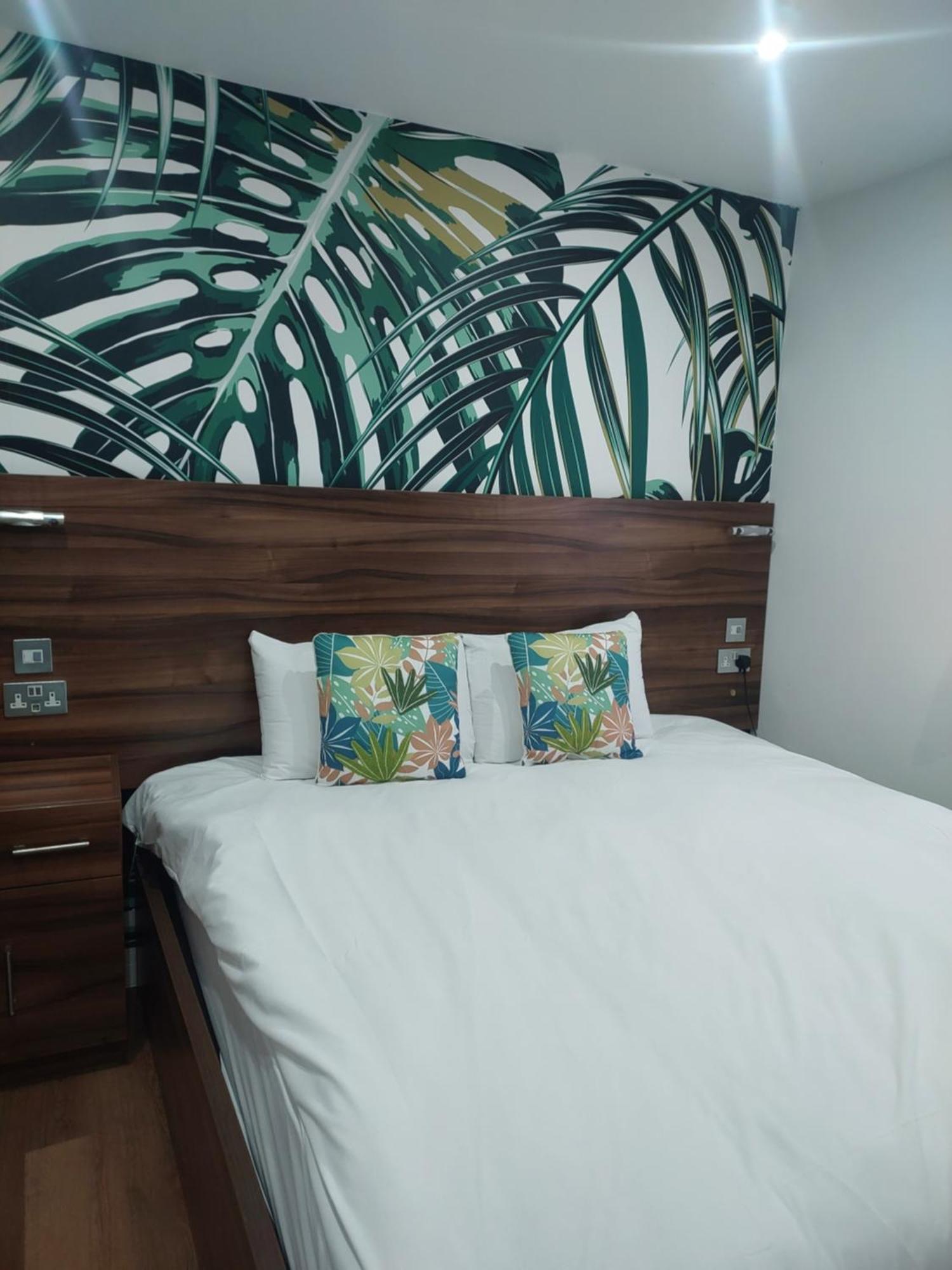 Heathrow-Windsor Guest House Slough Ngoại thất bức ảnh
