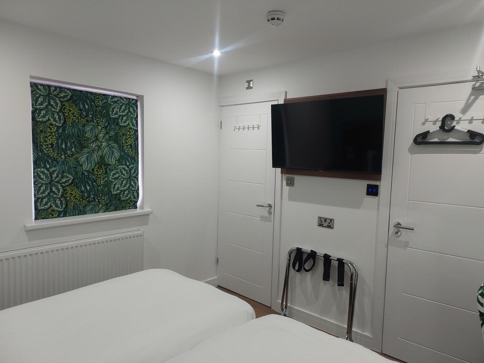 Heathrow-Windsor Guest House Slough Ngoại thất bức ảnh
