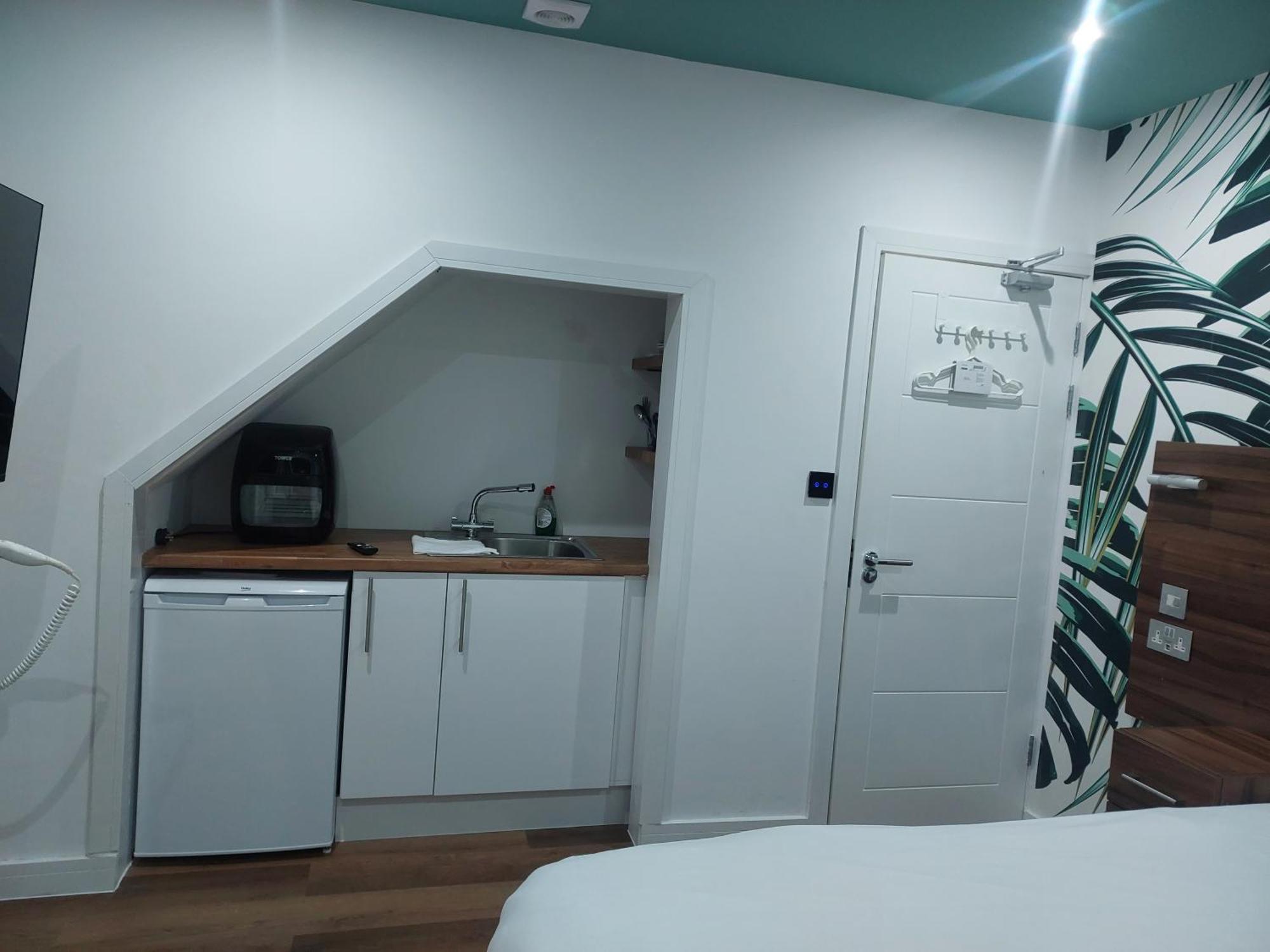 Heathrow-Windsor Guest House Slough Ngoại thất bức ảnh