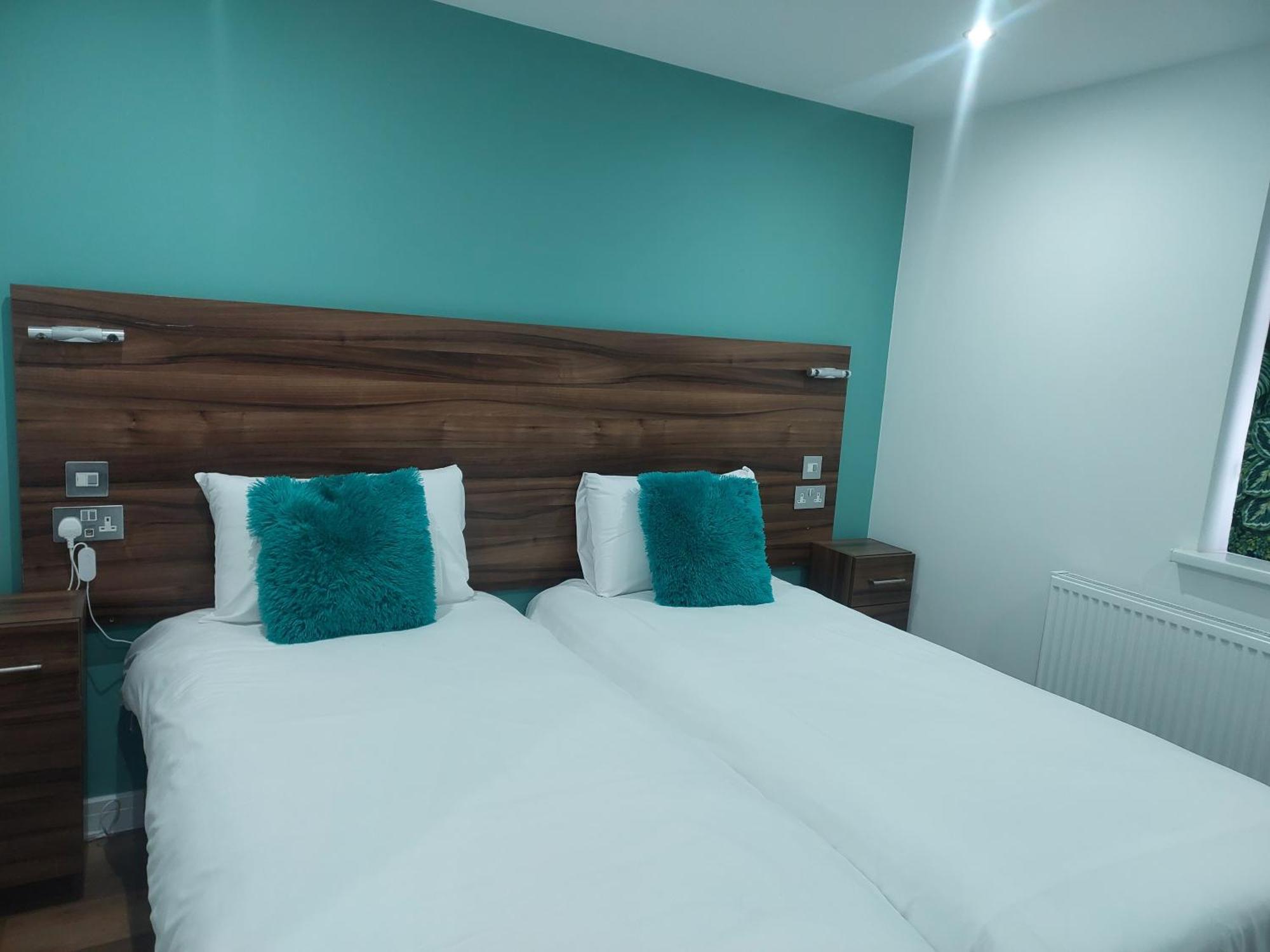 Heathrow-Windsor Guest House Slough Ngoại thất bức ảnh