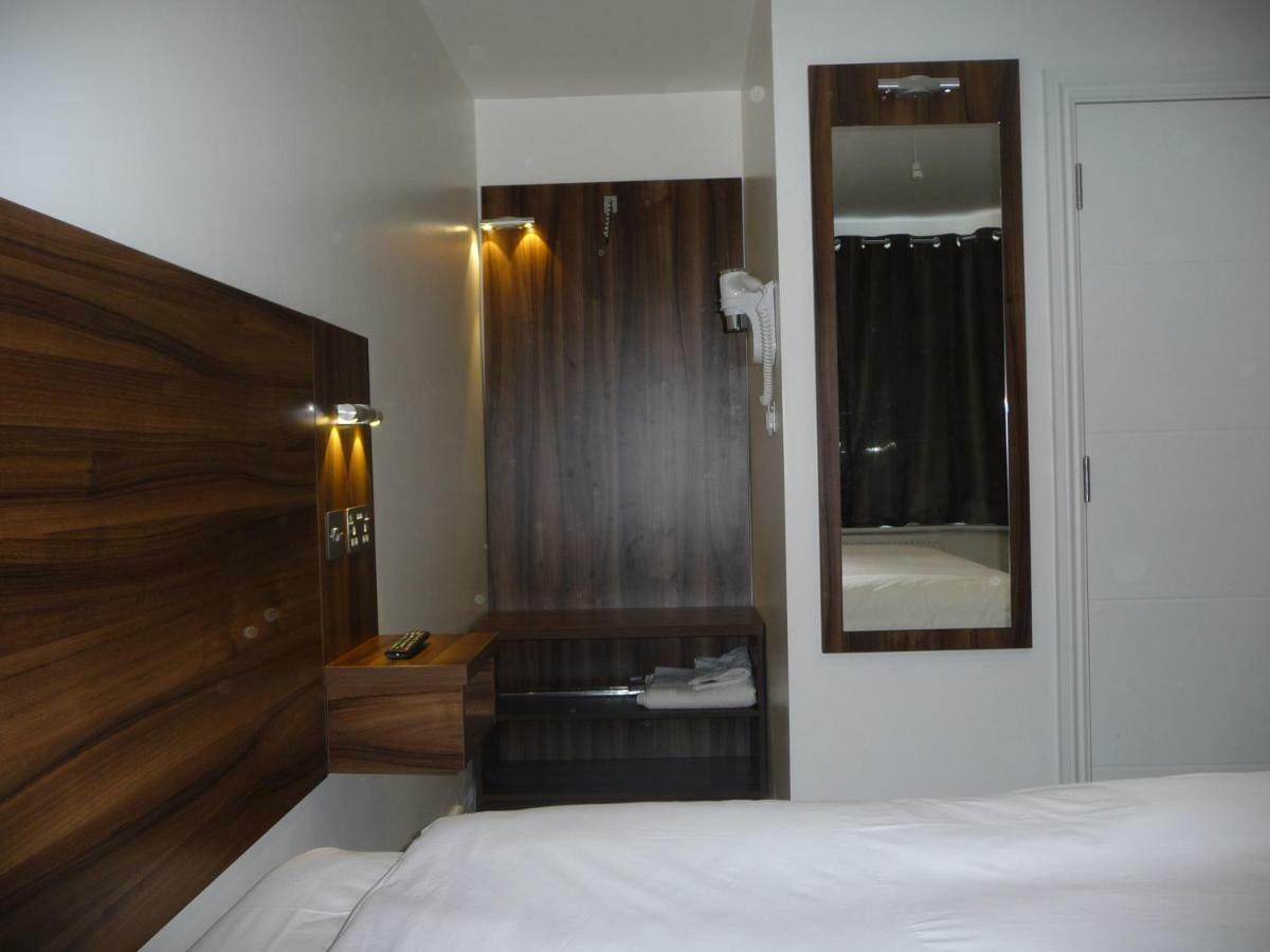 Heathrow-Windsor Guest House Slough Ngoại thất bức ảnh